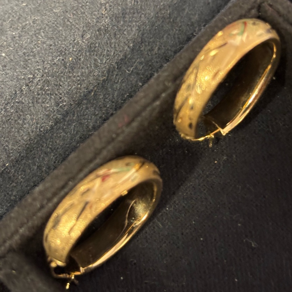 Elegant Etched 14k Gold Hoop Earrings (2.71 grams)